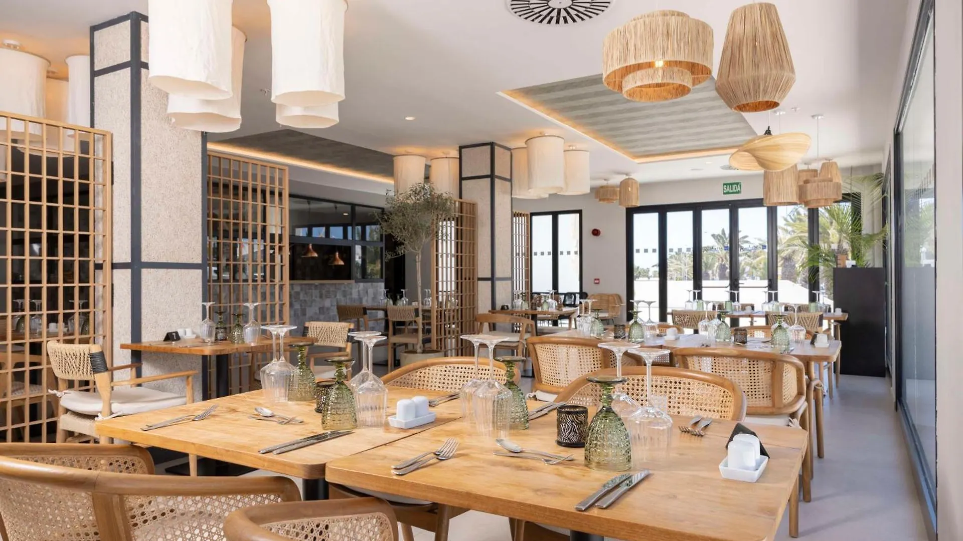 Radisson Blu Resort, Lanzarote Adults Only Costa Teguise 4*,  España