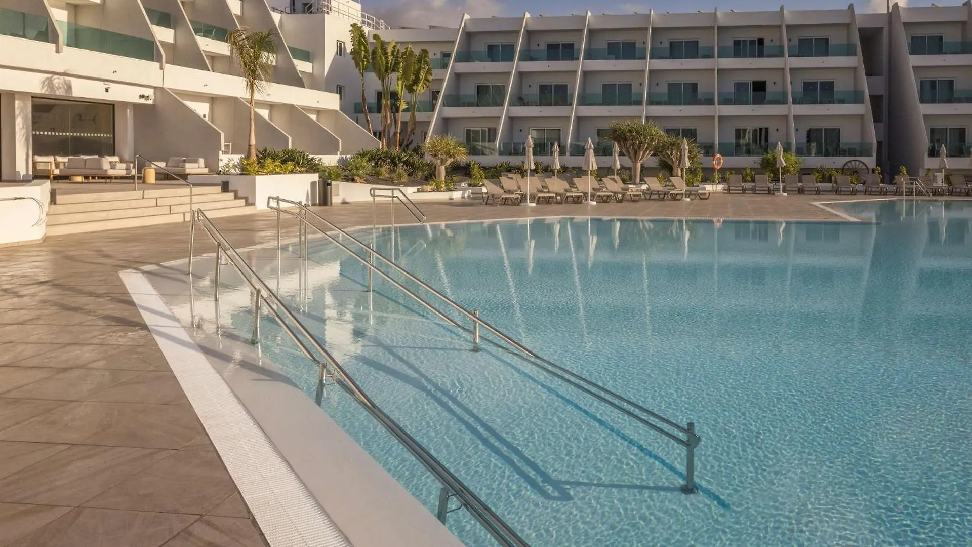 Radisson Blu Resort, Lanzarote Adults Only Costa Teguise 4*,  España