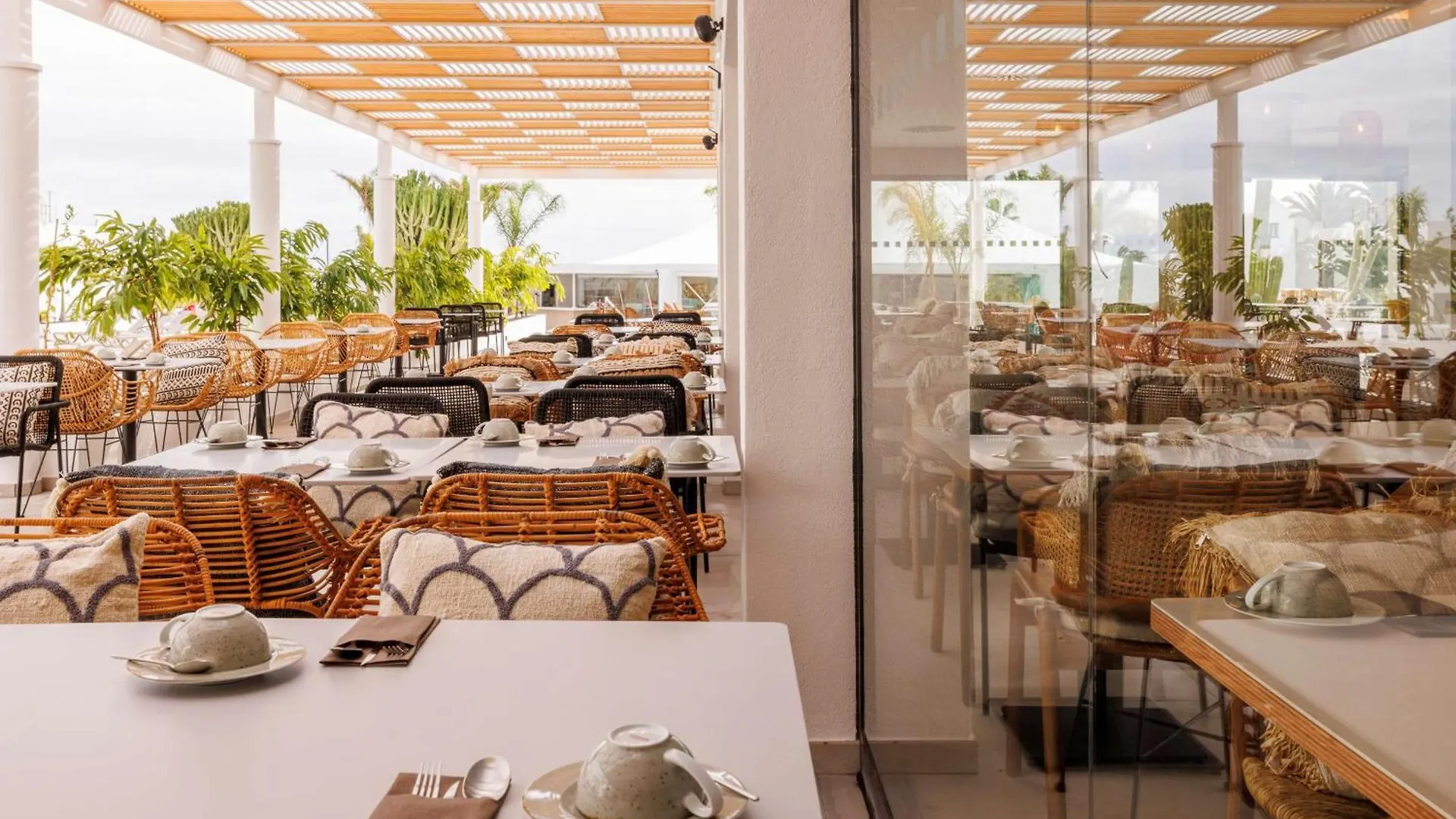 Radisson Blu Resort, Lanzarote Adults Only Costa Teguise 4*,